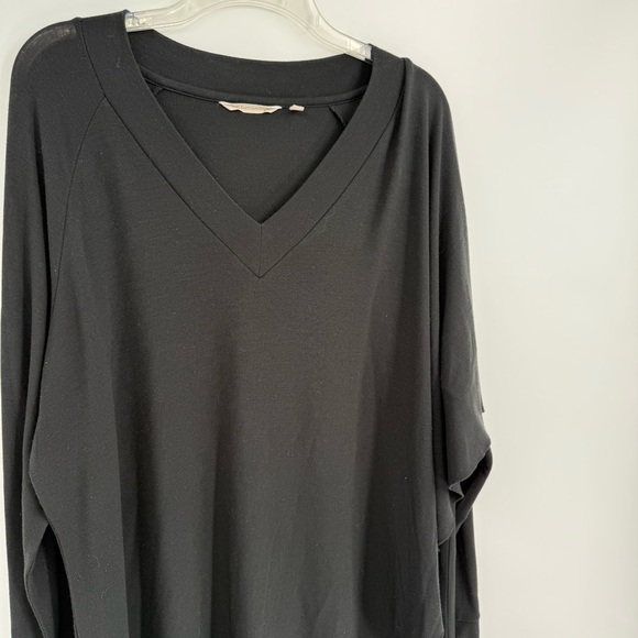 Soft Surroundings Women’s Top Black Long Cape Sleeve V-Neck Size 1X - Picture 7 of 11